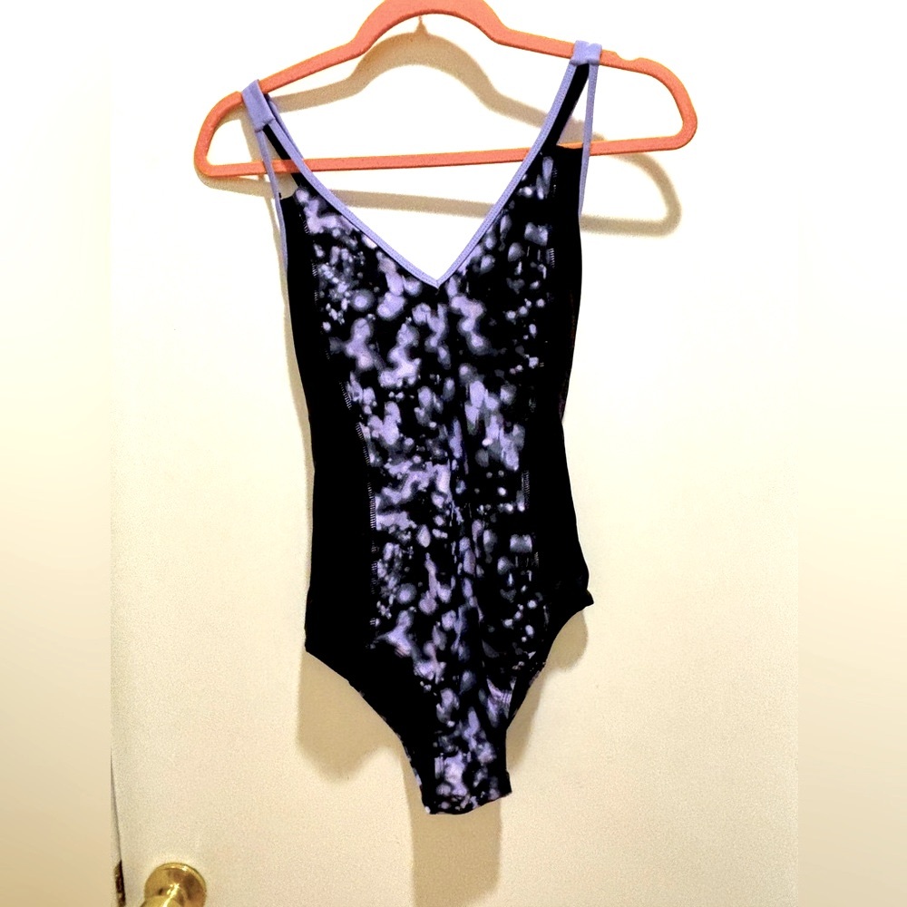 Everlast one piece swim suit size 8
